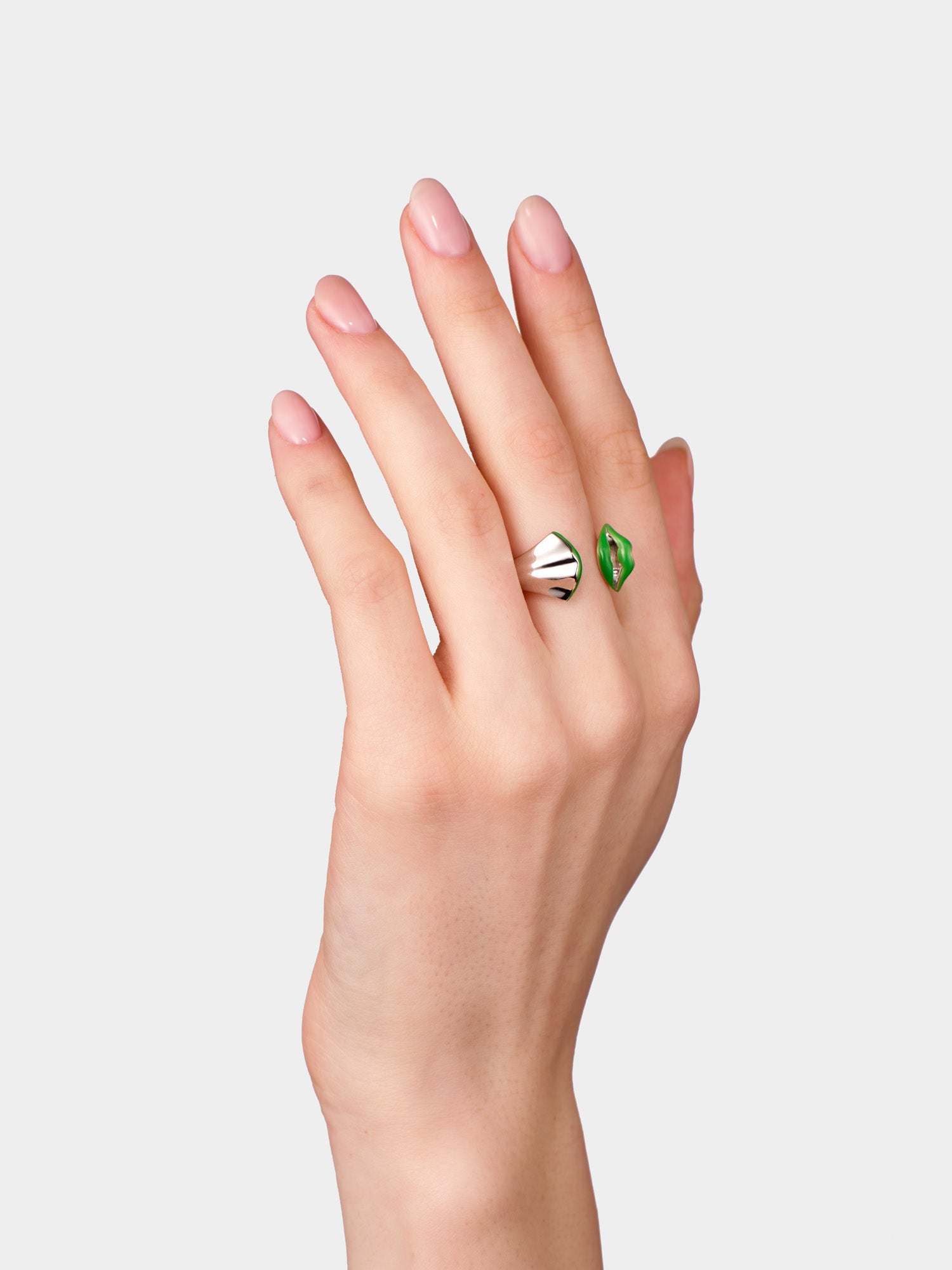 Silver Kiss Ring Green