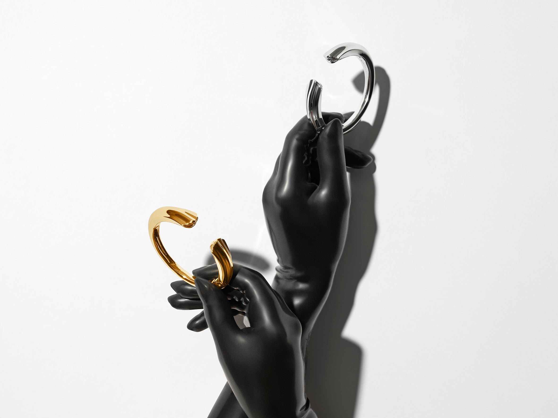 Silver Plated Kiss Bangle