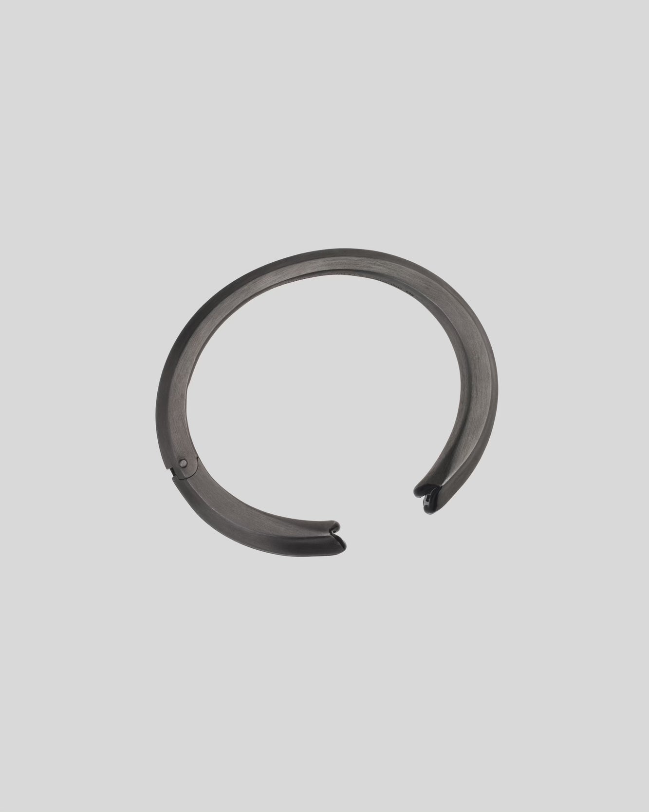 Black Slender Kiss Bangle